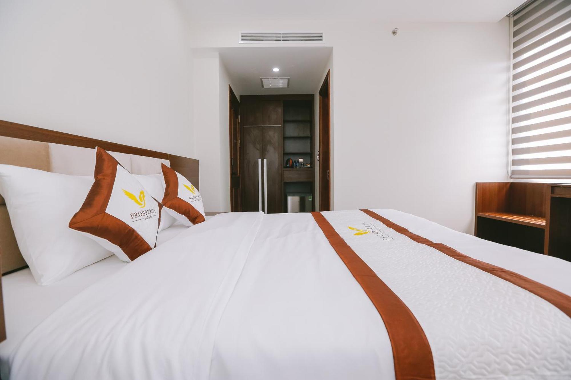 Prosperity Boutique Halong Hotel & Restaurent Ха Лонг Екстериор снимка