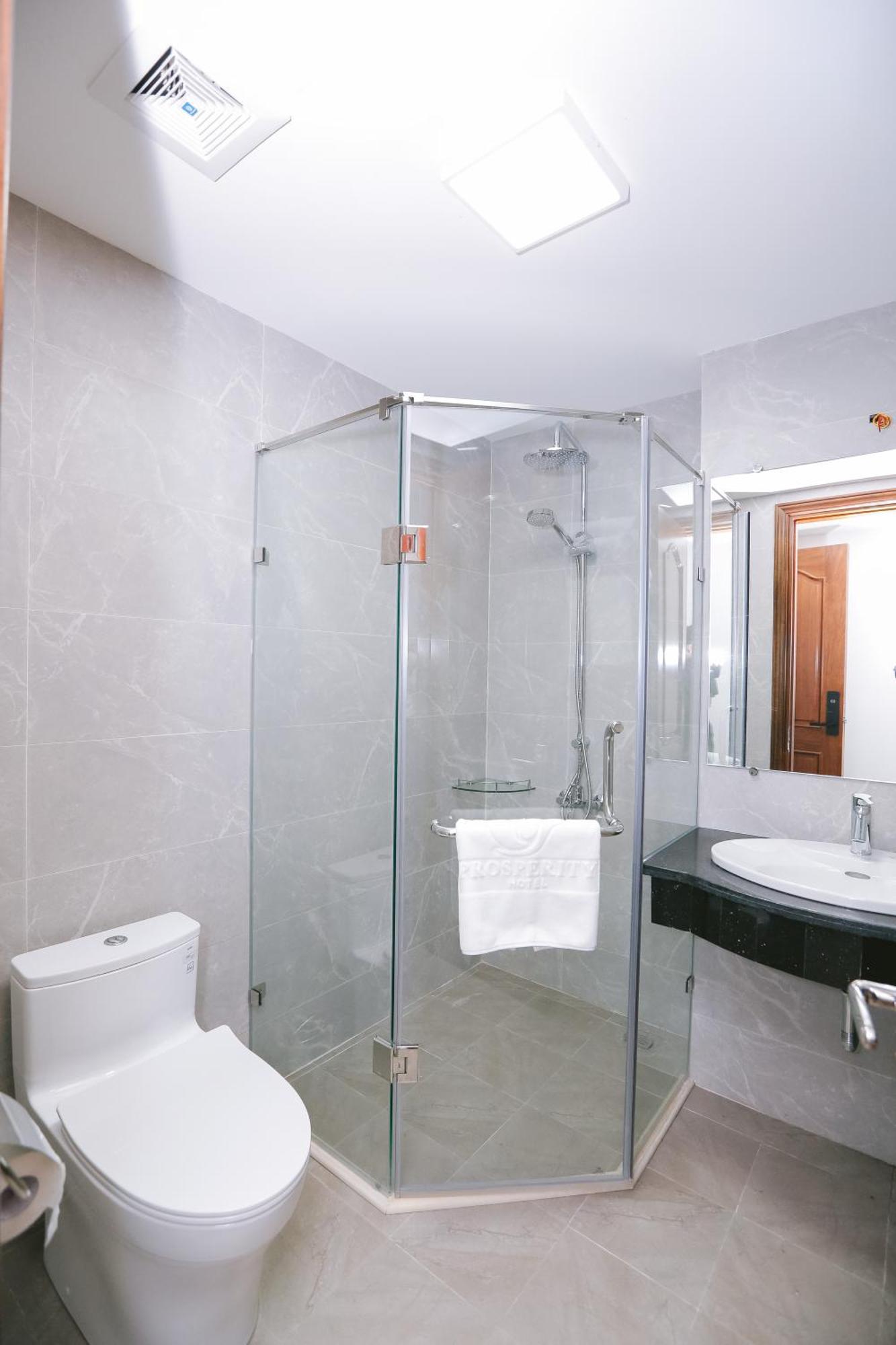 Prosperity Boutique Halong Hotel & Restaurent Ха Лонг Екстериор снимка