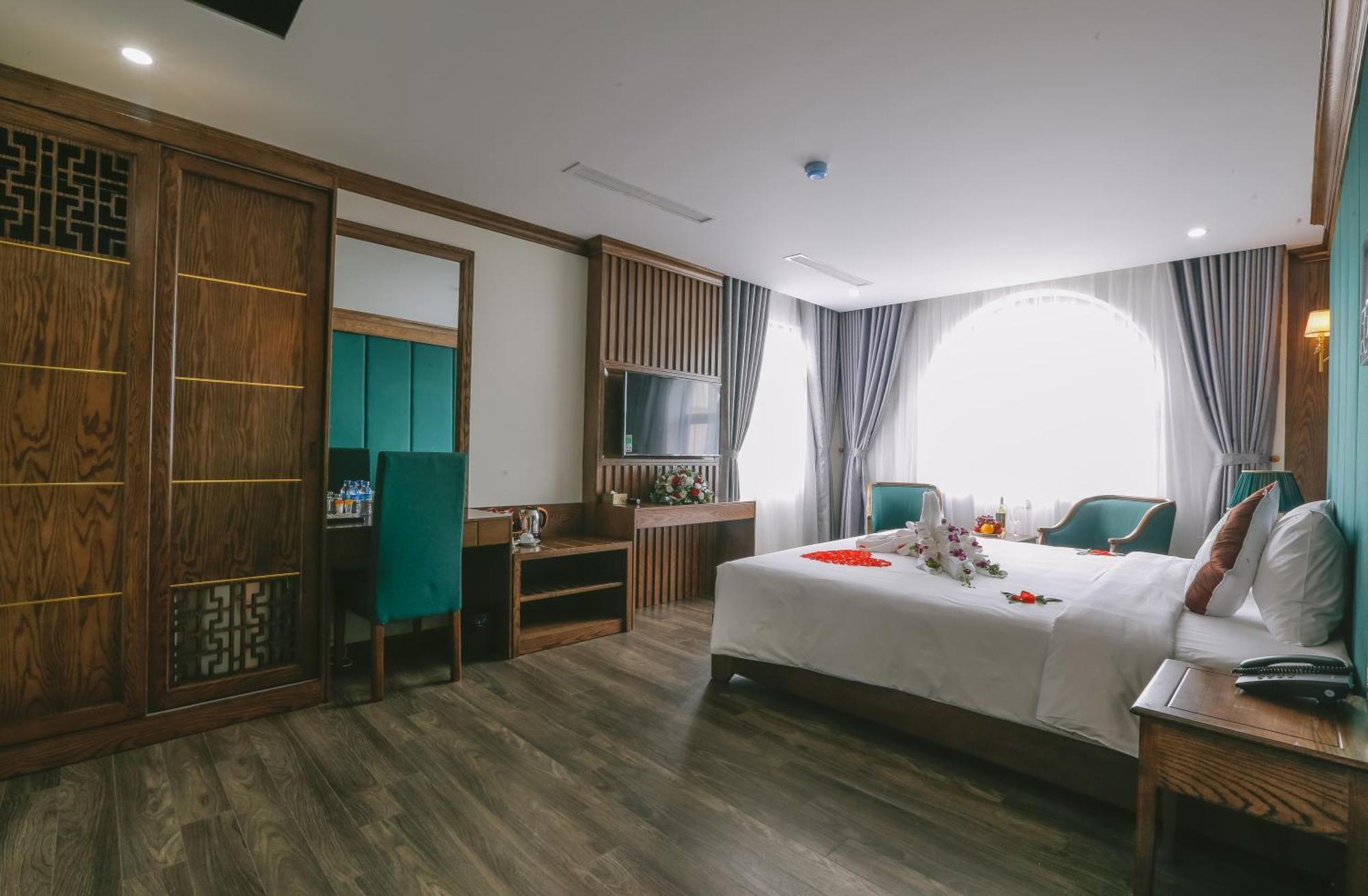 Prosperity Boutique Halong Hotel & Restaurent Ха Лонг Екстериор снимка