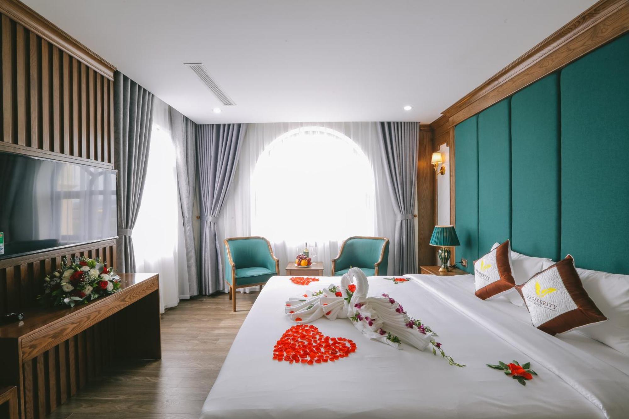 Prosperity Boutique Halong Hotel & Restaurent Ха Лонг Екстериор снимка