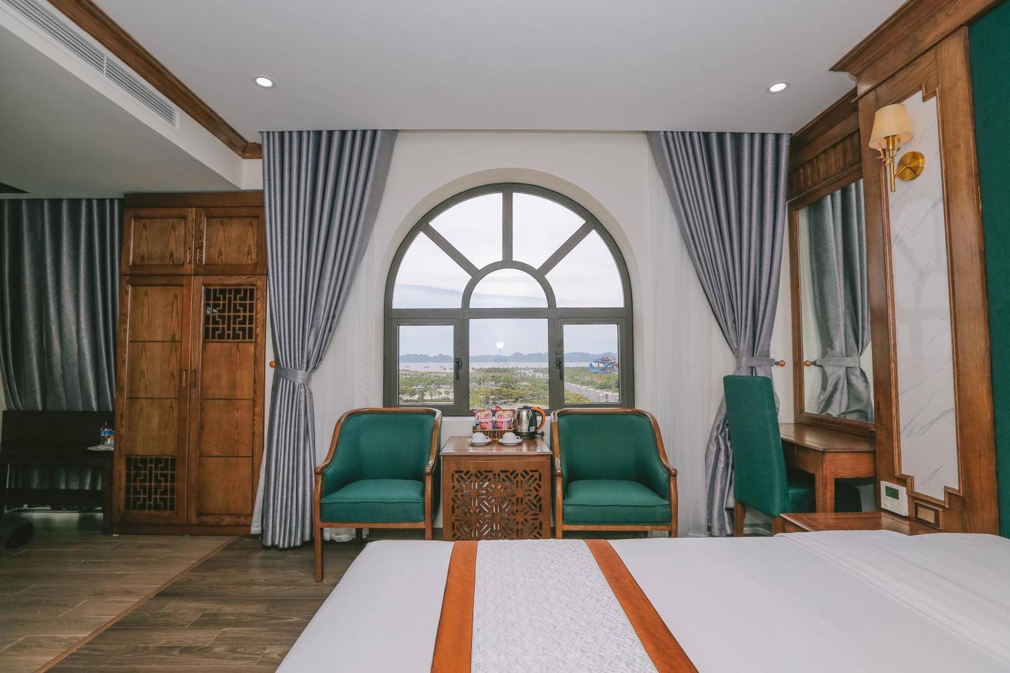 Prosperity Boutique Halong Hotel & Restaurent Ха Лонг Екстериор снимка